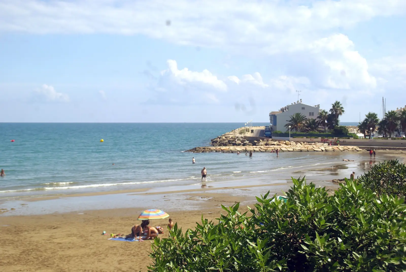 Hotel em Las Fuentes, Alcossebre: a praia de Les Fonts com o molhe e o mar calmo
